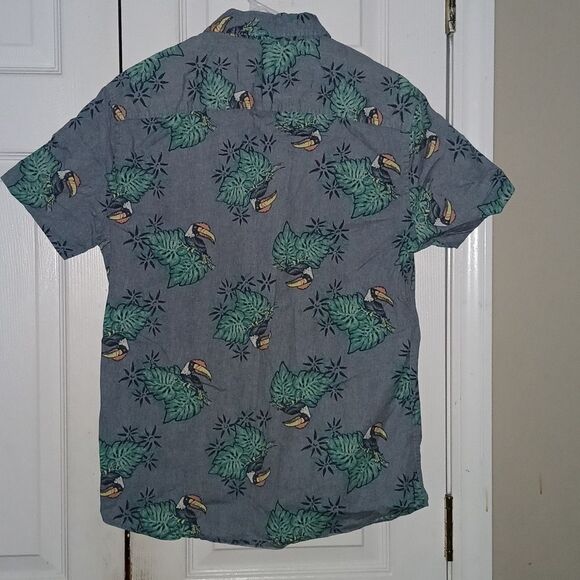 Urban Pipeline Max Flex toucan tropical bird button down  casual shirt  Sz S - Picture 4 of 6